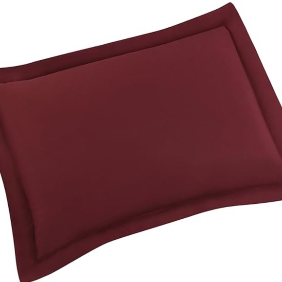 Truly Soft Everyday Duvet Cover Set, Red NWT - Picture 3 of 4